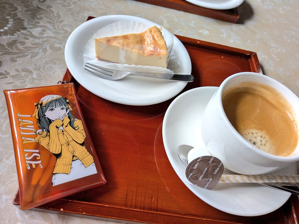 てことで(?)2日間遊びつくしてきました〜!

1日目はおいないさ伊勢!⛩️
伊勢河崎商人館、今まで行ってなかったことを悔やむくらいに見応えあった。予習復習してまた行きたい! 
※れらぴのグッズはちゃっかりお借りしました 