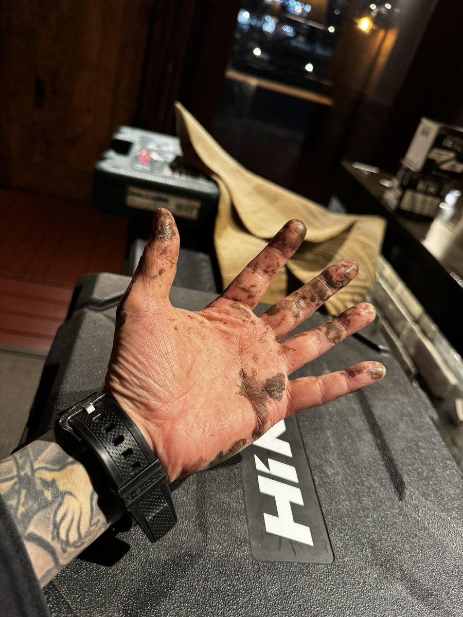 最近平日は三郷で遊び場作ってます^_^

デッキとか柱とか内装のペンキぬりぬり

ここできたらもう一店舗！

早く作って夏とかワイワイやりたいでっす★

週末は新宿のBAR ROCK INN DICEにいますんで是非に^_^