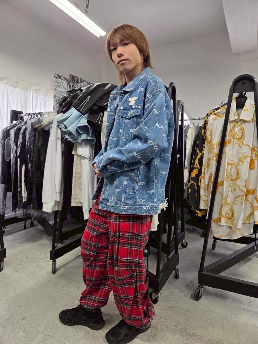 SAWAGE_1203's tweet photo. 大ニュース!
BOY LONDON様より、
今後の活動衣装をご提供いただくことになりました。
かっこいい衣装!
SAWAGEのステージを、さらに強くします。
楽しみにしててください。
社長、ヒデさん、ありがとうございました!
そして、shojiさん!
この場を作っていただき感謝です!
#BOYLONDON #SAWAGE https://t.co/PlLNiTLzJW