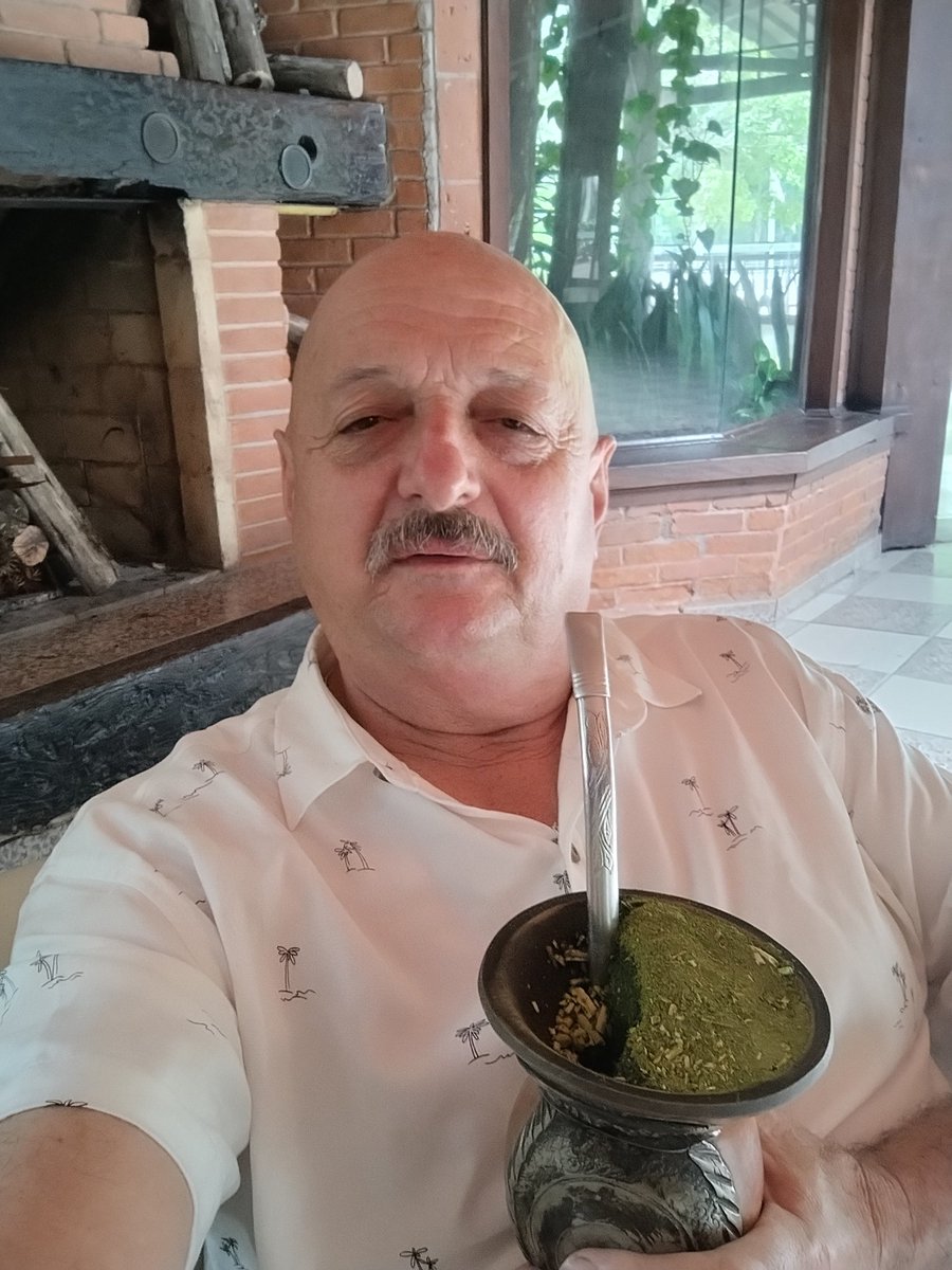 Ari Borttolanza tweet media