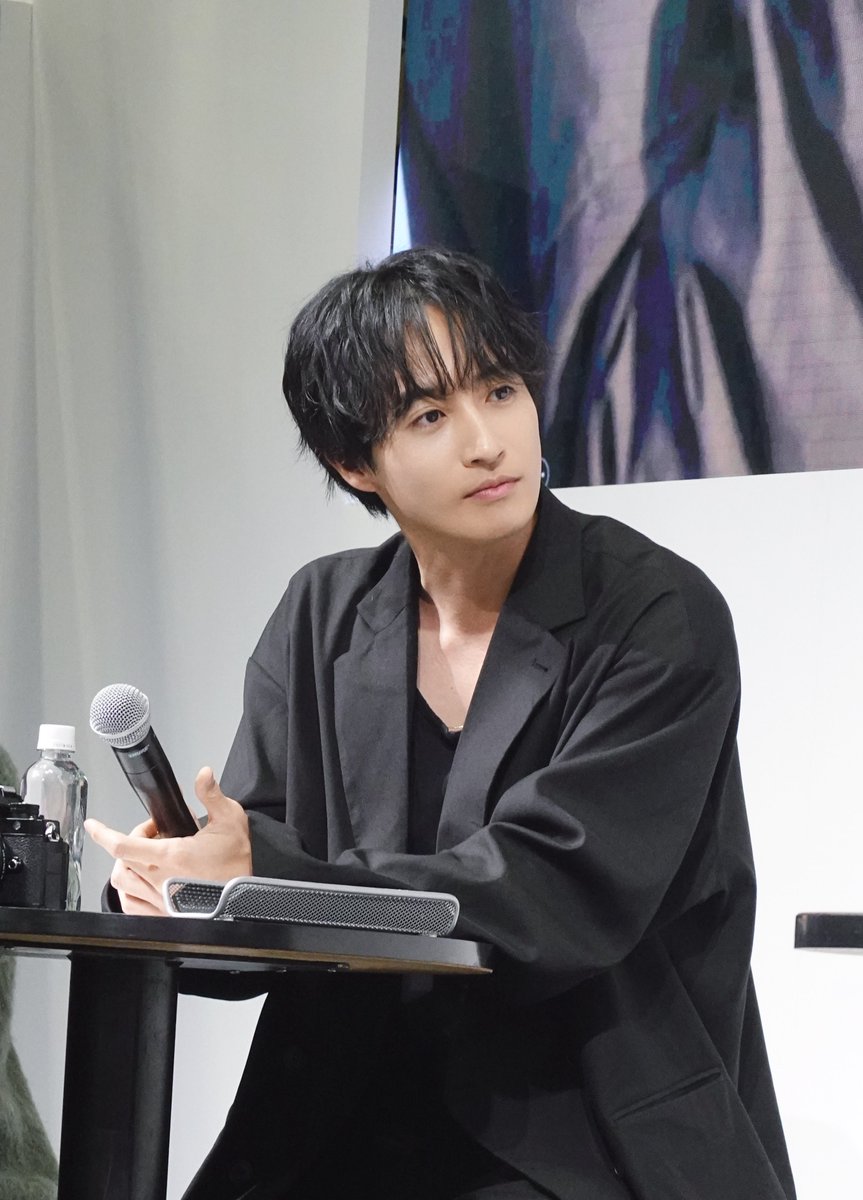 takaraimoon's tweet photo. CP+ Nico Stop Talk
Undercover at a Nikon event with my Sony RX100 VII🤣Felt a bit embarrassed pulling out this tiny camera, but the shots are worth it😎 https://t.co/SmNtIG8zey
