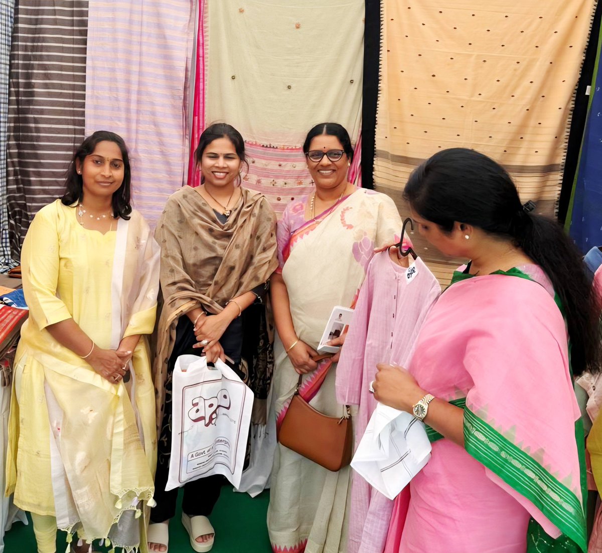sri_viswasanthi's tweet photo. ✨🇮🇳Empowered Women. Educated Girls. Progressive Future
Best CBSE Residential School in India
📞92474 56148 / 99489 84444
🌐https://t.co/1n8N6Mk21B
#WomenLeadership #GirlChildEmpowerment #WomenInAssembly #EmpoweredIndia #SriViswasanthi #CBSESchool #StateBoard #vijayawada #Andhra https://t.co/vXY4hNxGPN