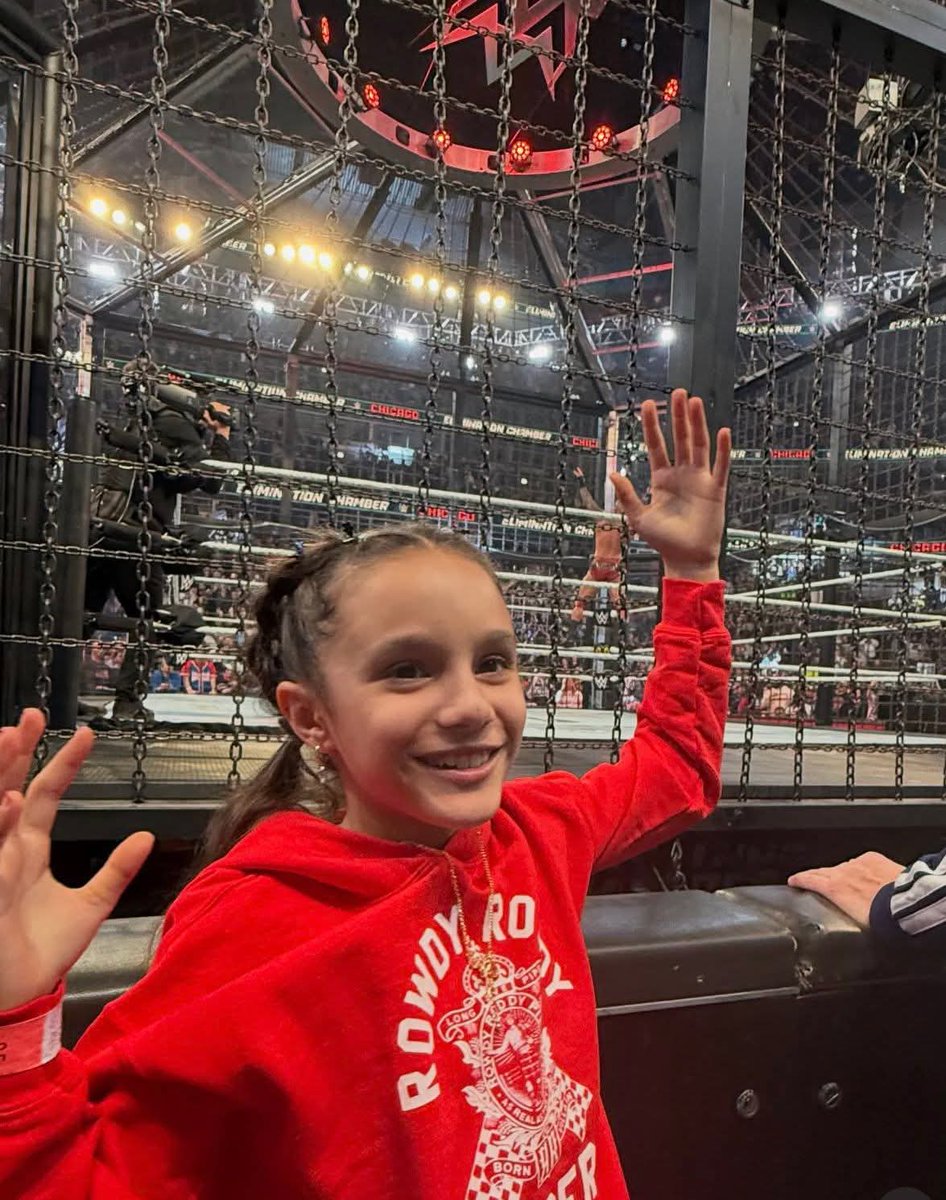 Roci_Reader's tweet image. Randy Orton and his daughter after the Elimination Chamber victory. 
Pure joy, pure greatness! 💪🏆 
 #EliminationChamber