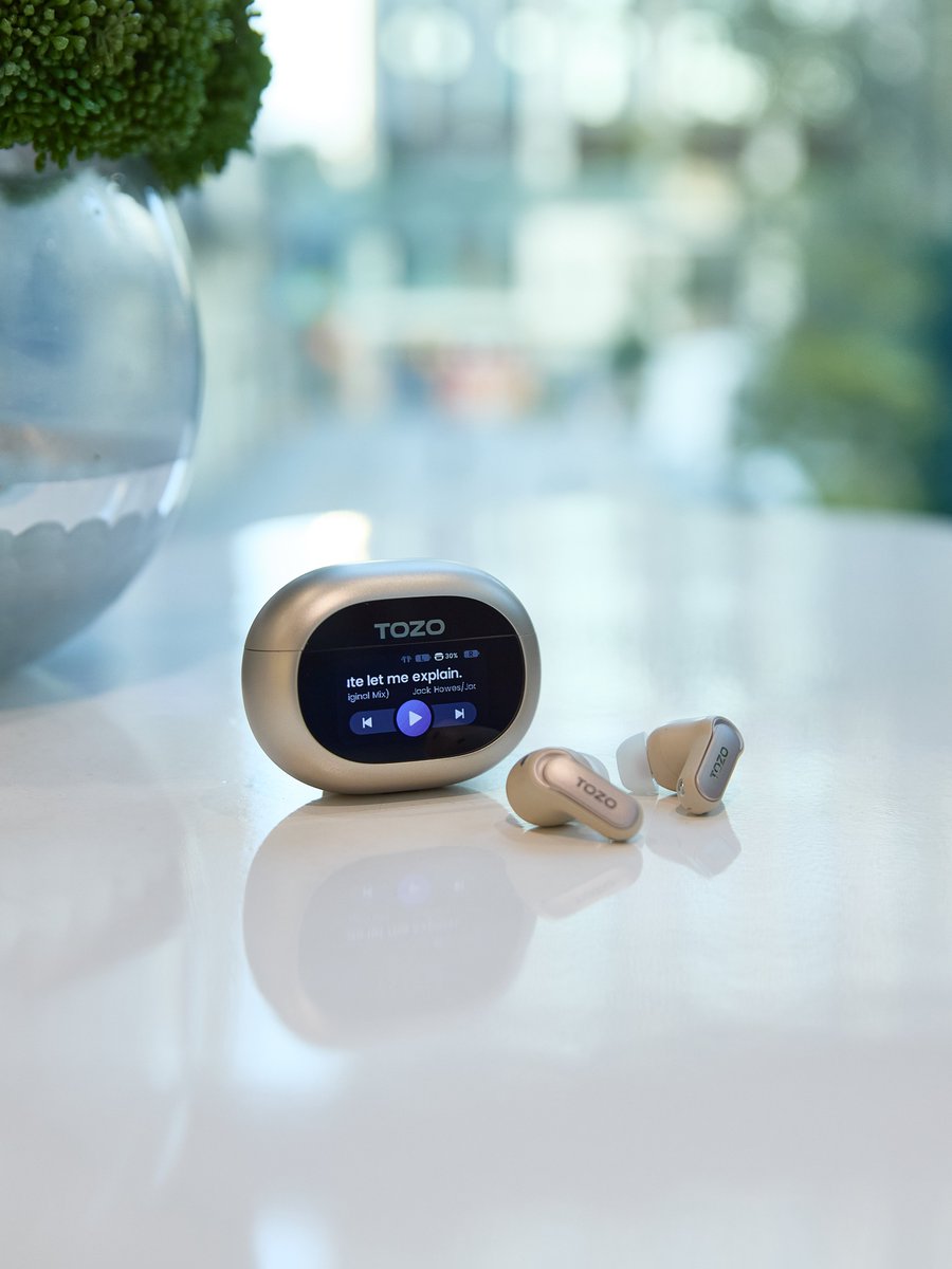 TOZO_OFFICIAL's tweet image. Whether I’m focusing at a cafe or heading out for a walk, the sound quality is crisp and the fit is incredibly comfortable. These aren't just earbuds; they are a stylish tech accessory that actually makes life colorful.

Click the link via bio to grab yours! 🔗

#TOZO #NC20Pro
