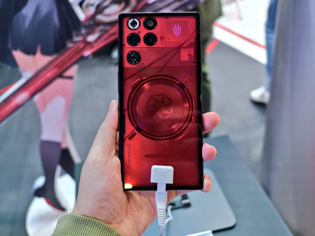 REDMAGIC 11 Pro+ 鳴潮限定版だ このコラボはファンにとっては激アツだよね