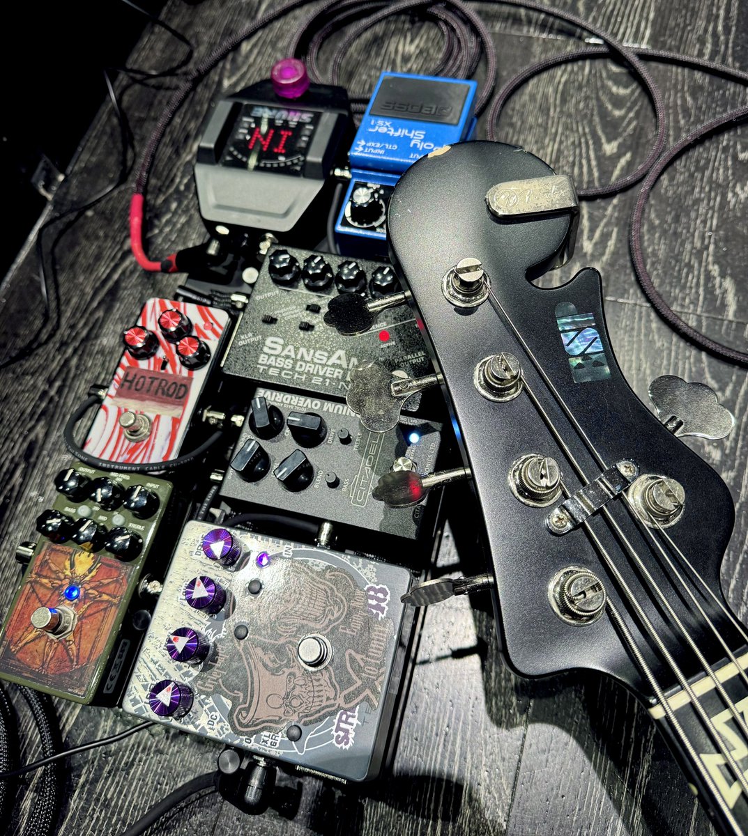 3/8は誕生日ライブ、ニューグッズ発売します！新ロンTとアクスタ