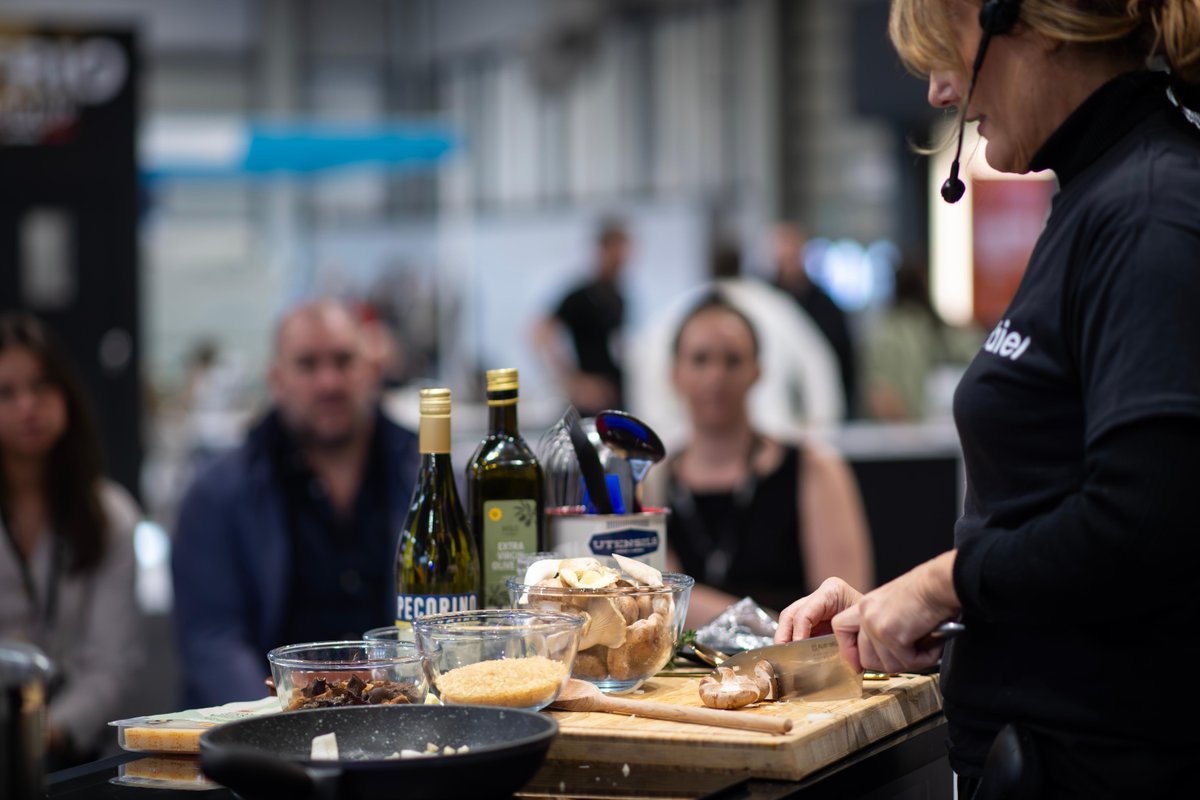 kbb_birmingham's tweet photo. 🍳 Day 2 is officially cooking at kbb Birmingham - come and see what’s on the menu: https://t.co/bCPrcwAPDg

#kbbBirmingham #kbbTurns40 https://t.co/vjNsj0NVWv