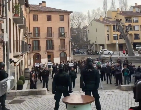Antifaxismoa's tweet image. EN #Lizarra y #Caparroso se movilizaron contra el fascista Vox 

#Nafarroa Antifaxista 
Batasun Antifaxista 
Gure indarra....  Batasuna