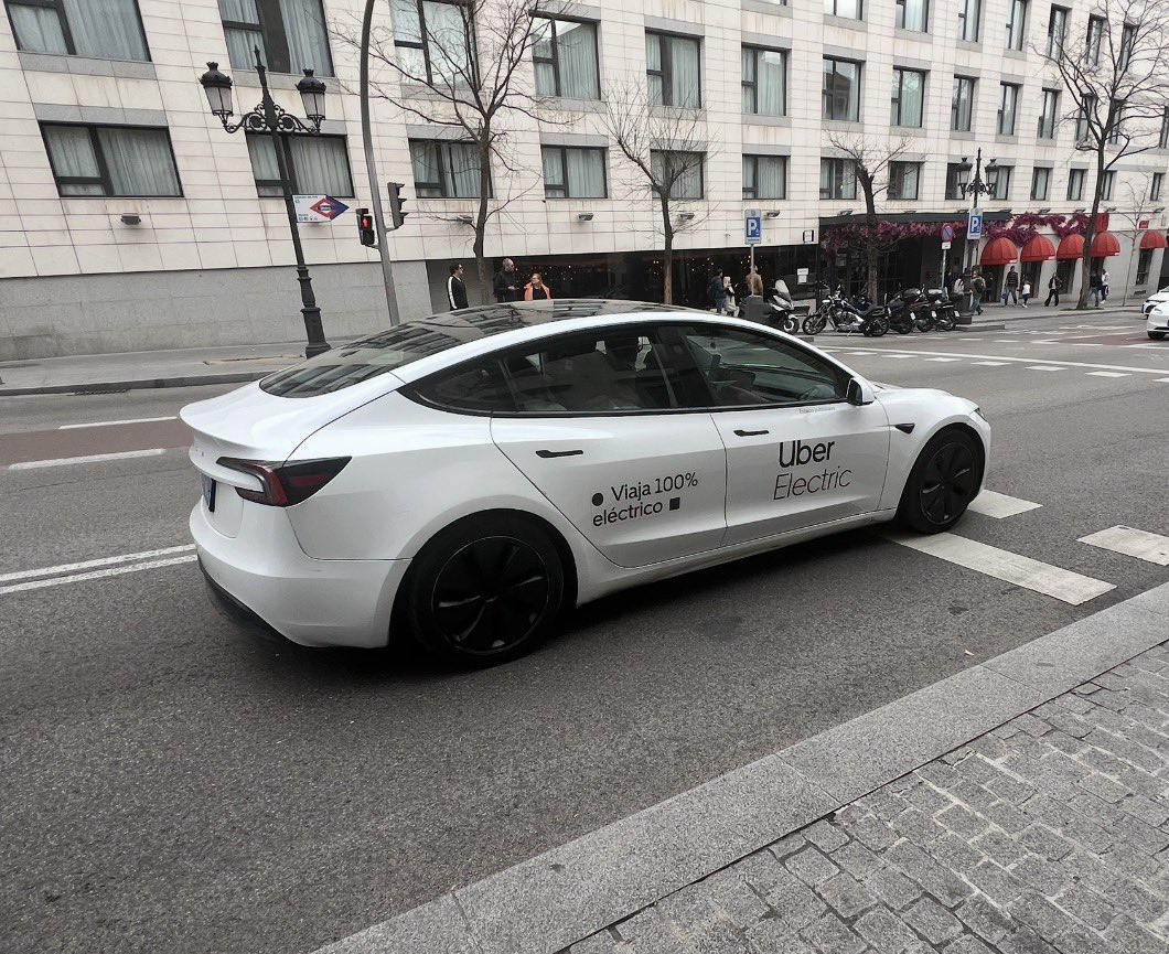 x7logistics's tweet photo. Earn a new driver referral bonus when you join #Uber thru my link below. Earn at least $1,625 for your first 140 passenger trips in 30 days. #Denver #Lagos #LosAngeles #Manilla #NewYorkCity #Lahore 
https://t.co/gTFLwTZxar https://t.co/HJNaY8OO7Q