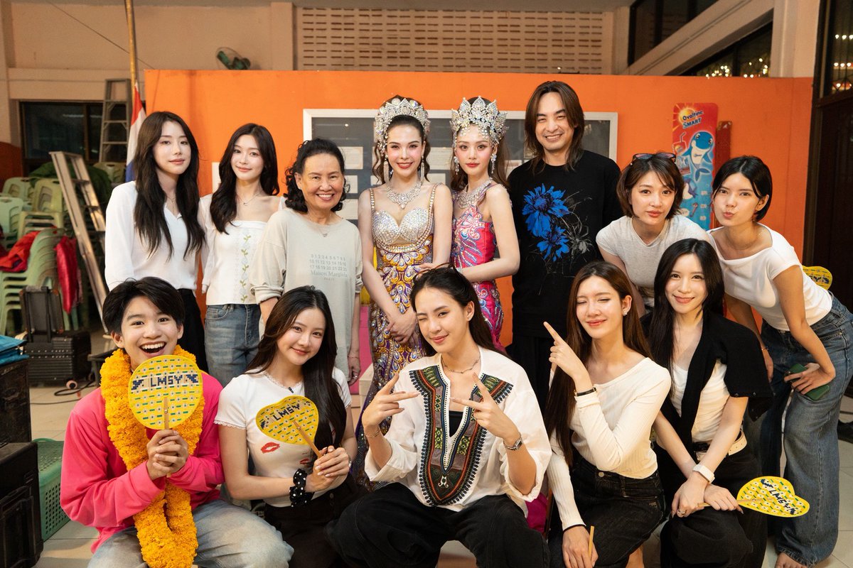 เปิดมิติใหม่จากจอซีรีส์สู่เวทีลิเก !! ลูกหมี - ซอนญ่า คณะคุณแฟนบ้านนอก X ลิเก คณะ ศรราม น้ำเพชร เสิร์ฟทุกโมเมนต์หวานฉ่ำ ม่วนจอย ฮาสนั่นลั่นวัดสำโรงใต้

🔗 facebook.com/share/176YCWXK…

#คุณแฟนบ้านนอกXศรรามน้ำเพชร
#HometownRomance 
#คุณแฟนบ้านนอก #LMSY