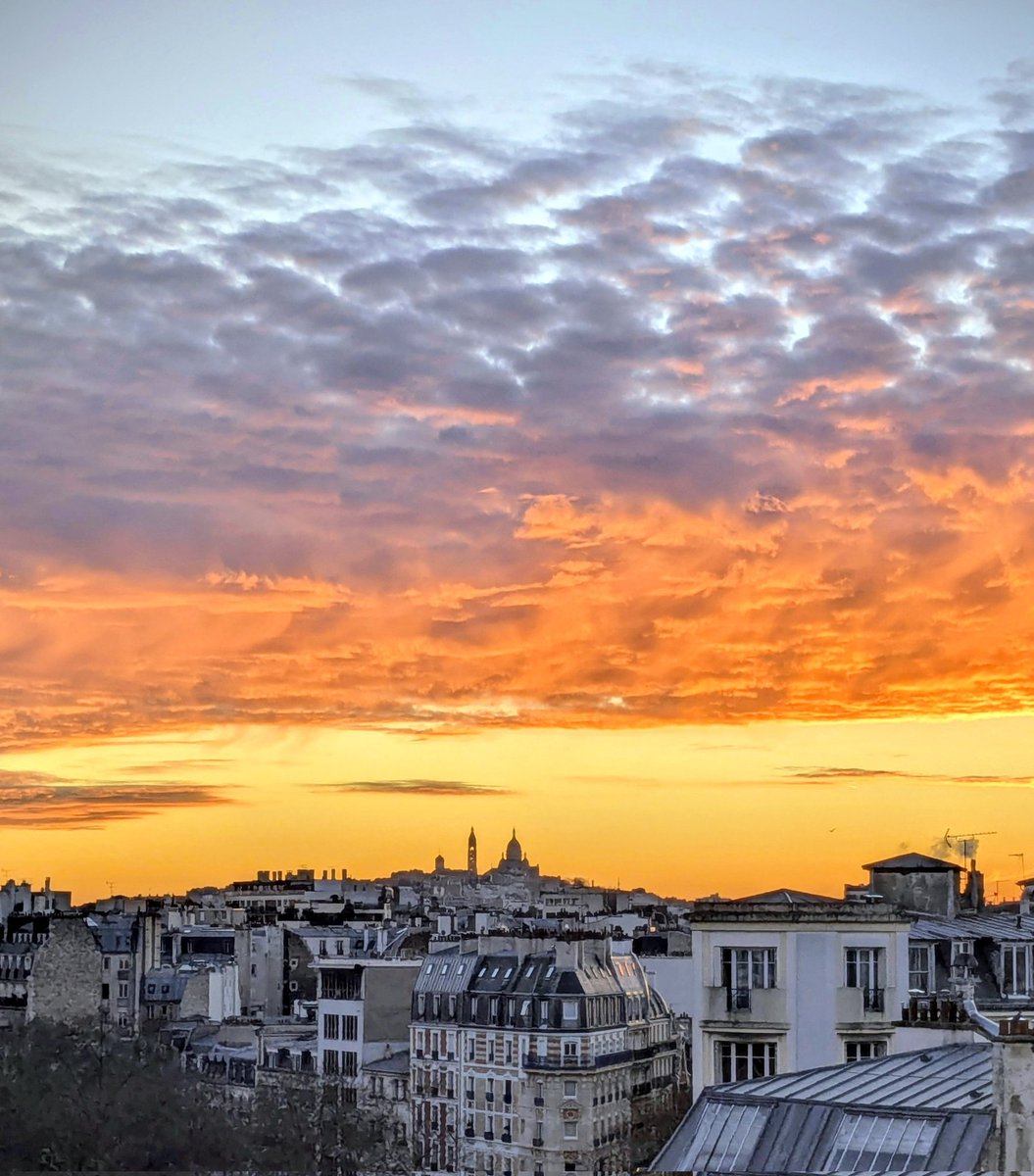 Le jour se lève #Paris