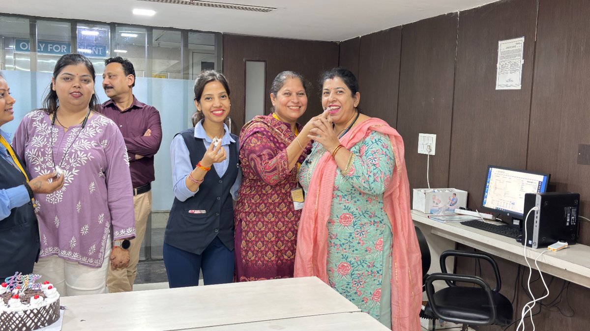 CityXrayClinic's tweet image. 🎉 Cheers to our February Birthday Stars! 🎂🎈
A big shoutout to our amazing team members celebrating their special day this month! Wishing you joy, success, and good health always. 🌟🥳

#HappyBirthday #Cityxray #workfamily #Healthcare #diagnostics #EmployeesBirthday