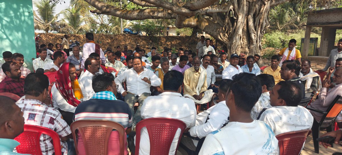BurmaSanjay's tweet photo. ଆସନ୍ତା ମାର୍ଚ୍ଚ ୫ ତାରିଖରେ ମହାନ ଜନନାୟକ ତଥା ପ୍ରବାଦ ପୁରୁଷ ବିଜୁ ପଟ୍ଟନାୟକଙ୍କ ଜନ୍ମ ଜୟନ୍ତୀ କୁ ପାଳନ କରିବା ପାଇଁ ଆଜି ବ୍ରହ୍ମଗିରି ନିର୍ବାଚନ ମଣ୍ଡଳୀ ପୁରୀ ସଦର ବ୍ଲକ ପ୍ରତାପ ରାମଚନ୍ଦ୍ର ପଞ୍ଚାୟତ ମାଳସାହି ମେଳଣ ପଡ଼ିଆ ଠାରେ ପ୍ରସ୍ତୁତି ବୈଠକ ଅନୁଷ୍ଠିତ ହୋଇଯାଇଛି। #bijuPattnaik
#bjd #BJDDigitalWing #BJDWithOdisha https://t.co/bkJVtP5hKG