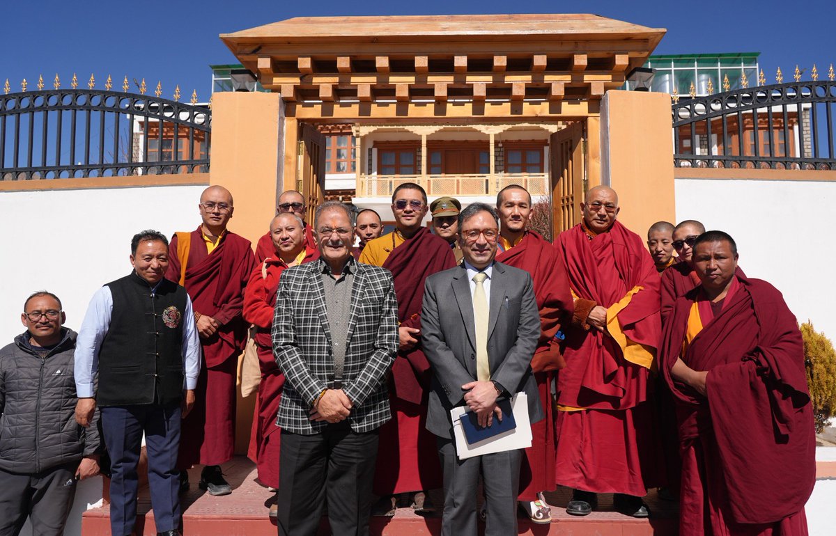 lg_ladakh's tweet photo. Lt Governor Shri @KavinderGupta today chaired a preparatory meeting to review arrangements for the ceremonial reception of the sacred relics associated with Gautama Buddha on the auspicious occasion of #BuddhaPurnima. The meeting was attended by Chief Secretary Ashish Kundra and senior Rinpochees from various monasteries of #Ladakh, to ensure the programme is conducted smoothly and with due reverence.

@DIPR_Ladakh 
@dio_leh 
@DIPR_Kargil 
@ddnewsladakh