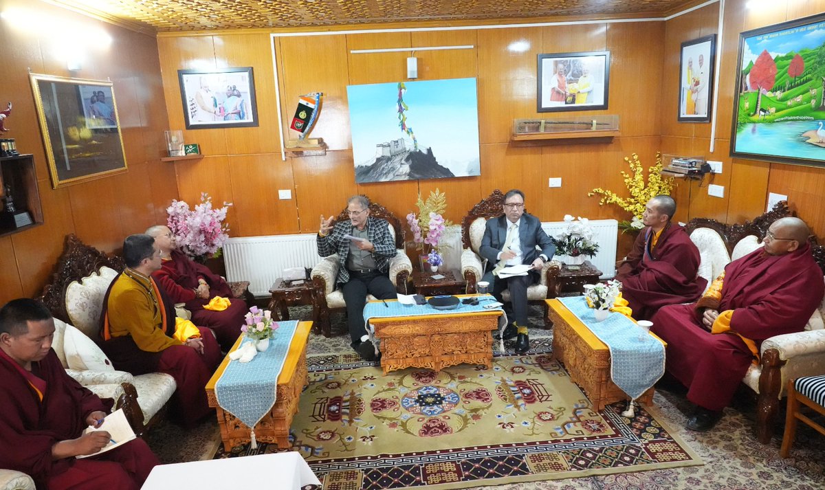 lg_ladakh's tweet photo. Lt Governor Shri @KavinderGupta today chaired a preparatory meeting to review arrangements for the ceremonial reception of the sacred relics associated with Gautama Buddha on the auspicious occasion of #BuddhaPurnima. The meeting was attended by Chief Secretary Ashish Kundra and senior Rinpochees from various monasteries of #Ladakh, to ensure the programme is conducted smoothly and with due reverence.

@DIPR_Ladakh 
@dio_leh 
@DIPR_Kargil 
@ddnewsladakh