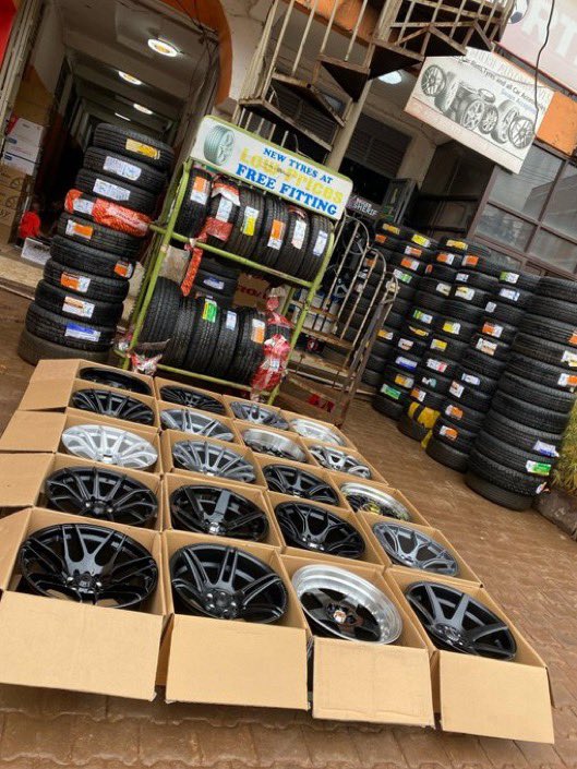 SC_Jabulani's tweet photo. This rainy season, don’t just protect your car’s body make sure it’s riding on quality tyres and strong rims too.

Visit @Biggersherif for durable tyres, premium rims, and the grip you need for safer drives on wet roads.

📞 0707877319
📍 Ntinda opp Friecca https://t.co/wclLawPBpI