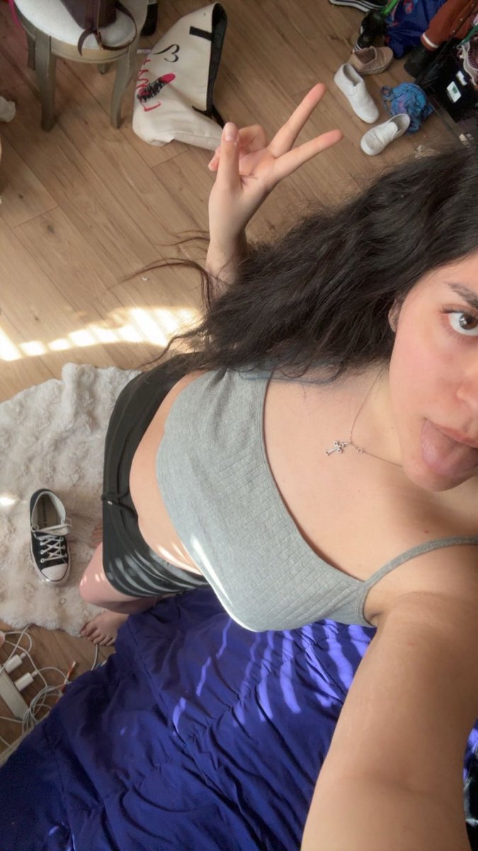 stormslayrr's tweet photo. #sospoilt #420twt hiiii https://t.co/dA2OVrCab4