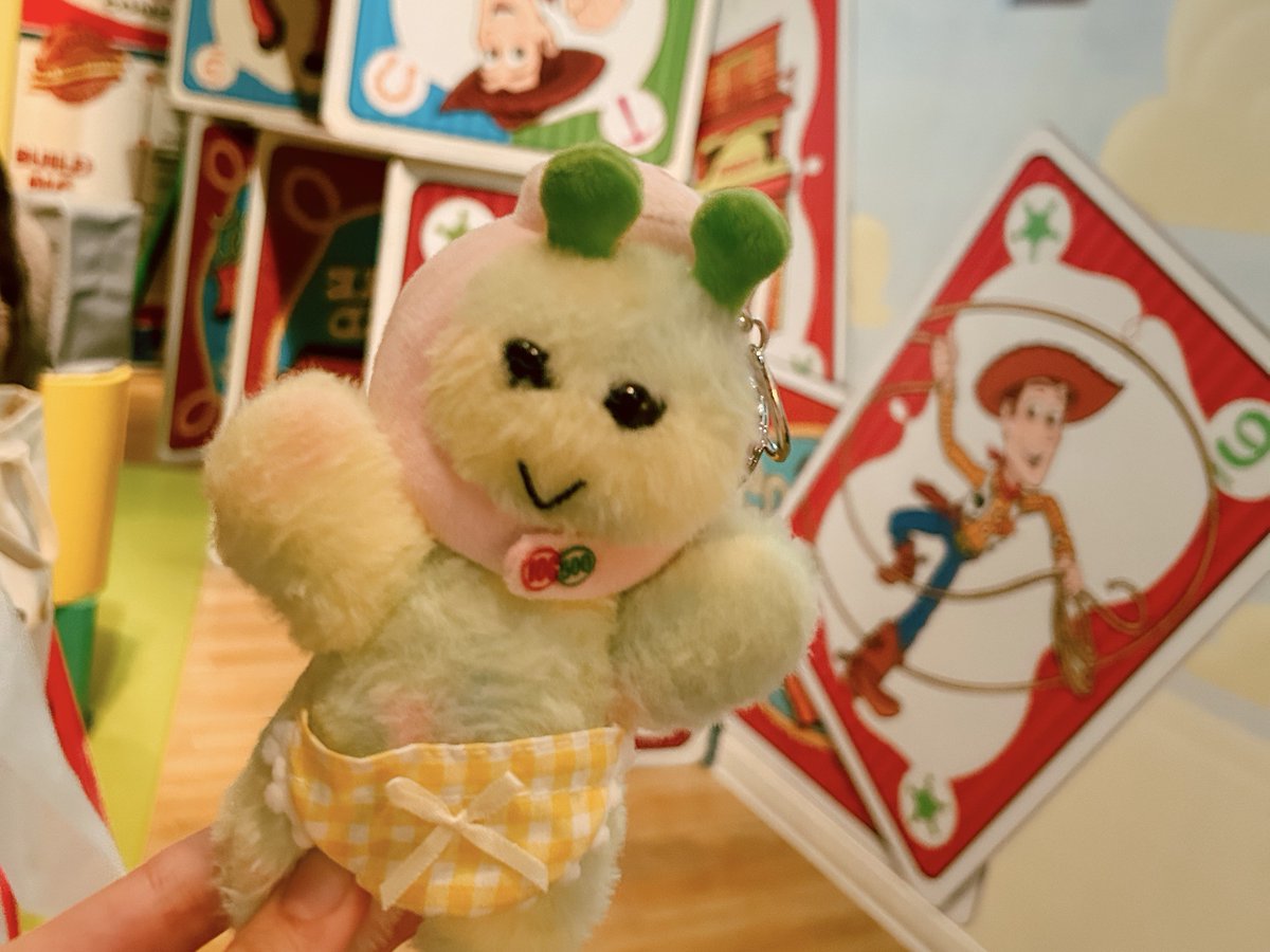 0530__mu's tweet photo. ディズニーにお供させた👍🏻⟡.· https://t.co/bGZwiCeWgp