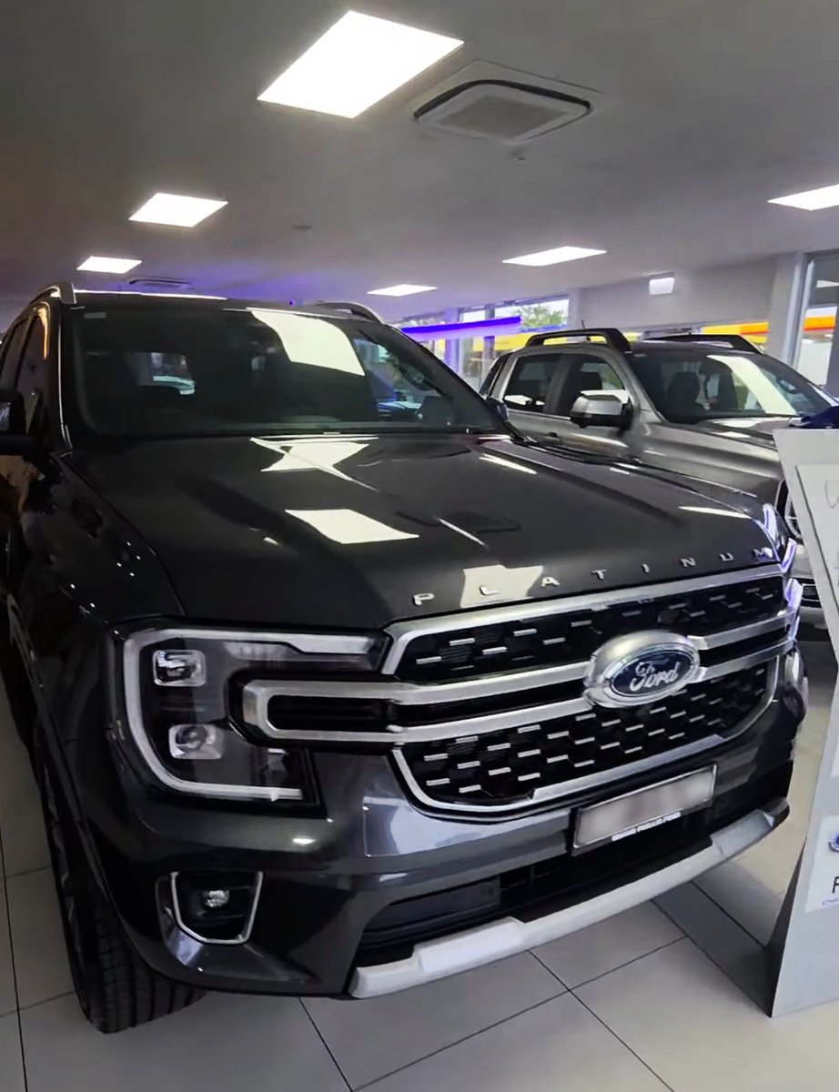 EquatorialFS's tweet photo. Congratulations to my clients on their brand new car purchase! 

Early Saturday pick-up just in time for a fun weekend drive!
.
.
.
#congratulations #clients
@FordAustralia #everest
#new #family #car #purchase
#home #loan #equity #release
#weekend #drive
#thewongadvice https://t.co/Xoqjh7hdr3