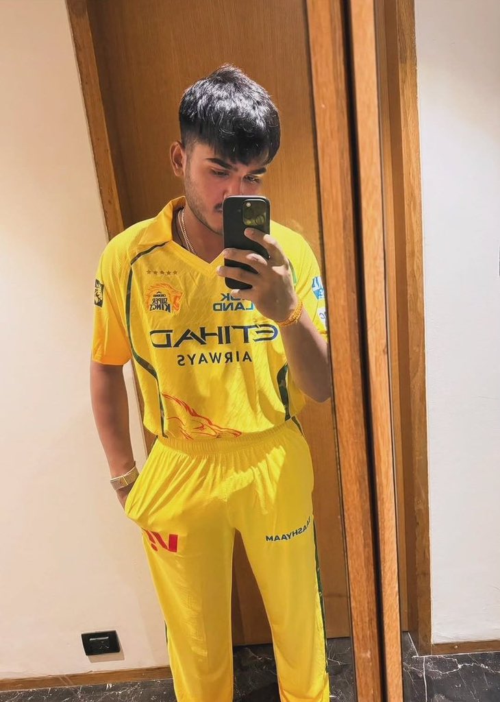 JERSEY LOOKS 🔥
Baby GOAT in Brand new CSK JERSEY !🐐💛

For a second i started wondering whats AYUSH doing in an AUSSIE JERSEY ?👑🔥

<a href="/ChennaiIPL/">Chennai Super Kings</a> So far everything leading to the ipl this year is giving only +ve VIBES  💛💛
