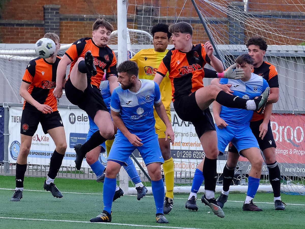 Andrew B tweet media