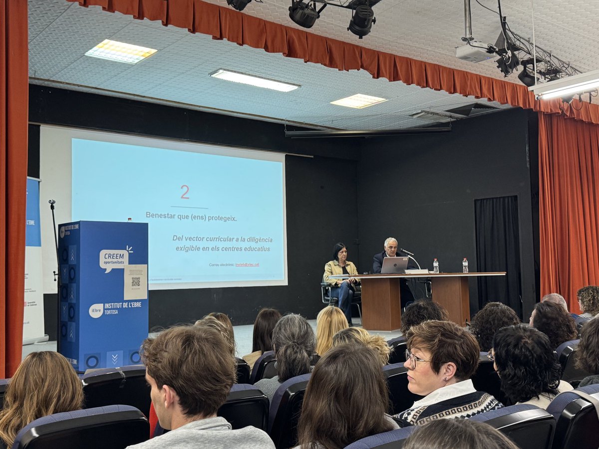 EscolaFlix's tweet photo. Avui ens trobem a l’@Institut_Ebre per formar-nos a la Jornada de Prevenció, Detecció i Intervenció davant situacions d’autolesions i conductes suïcides.
#COCOBE #Prevenció #Confiança #Vincle https://t.co/piGDPF2AqK