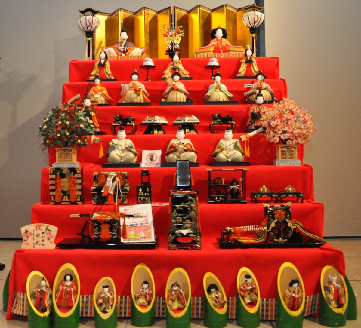 3月3日は #ひな祭り です。 東高野街道「八幡まちかどひなまつり」を3
