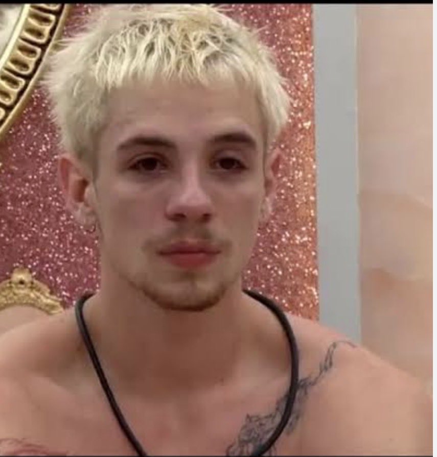 Quarto dia tendo que trabalhar com diarreia.  Me sentindo o Juliano Floss