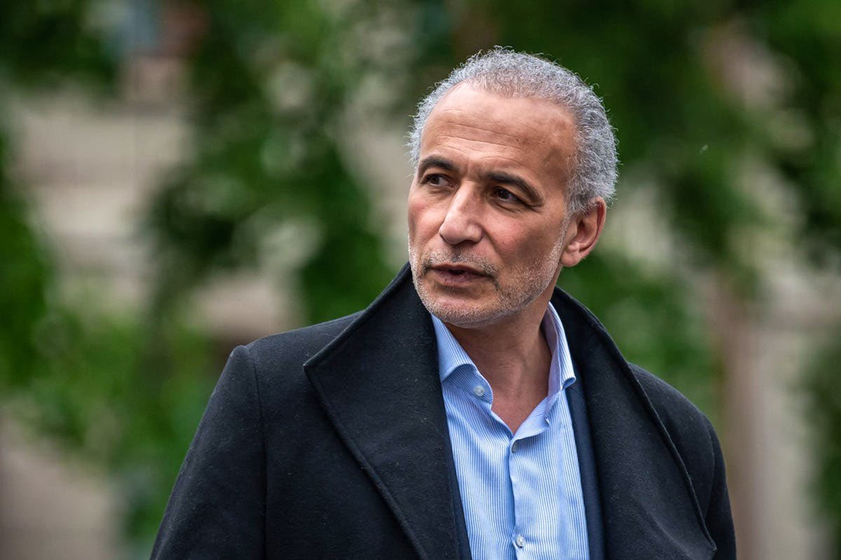 🔴🇫🇷 𝗔𝗟𝗘𝗥𝗧𝗘 𝗜𝗡𝗙𝗢 — Un MANDAT D’ARRÊT international a été requis contre Tariq Ramadan, absent à l’ouverture de son procès pour viols devant la cour criminelle de Paris.

Le prédicateur de 63 ans ne s’est pas présenté à l’audience ce lundi, indiquant être hospitalisé en