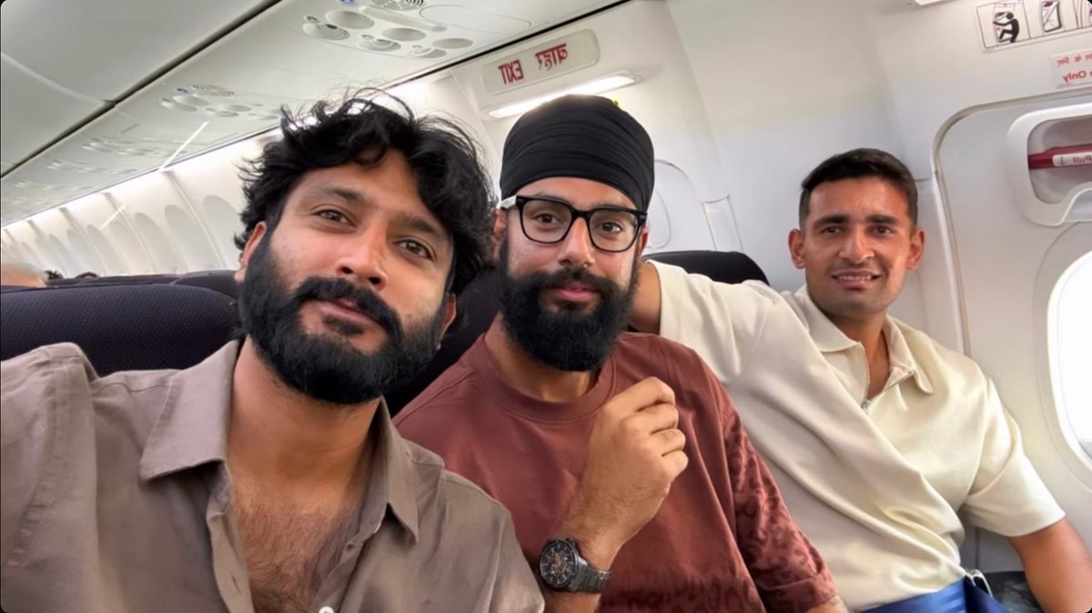 internetumpire's tweet photo. The fast bowler with the Greatest contribution for CSK in the history of this club is on his way. https://t.co/Gxrg3VWEPe