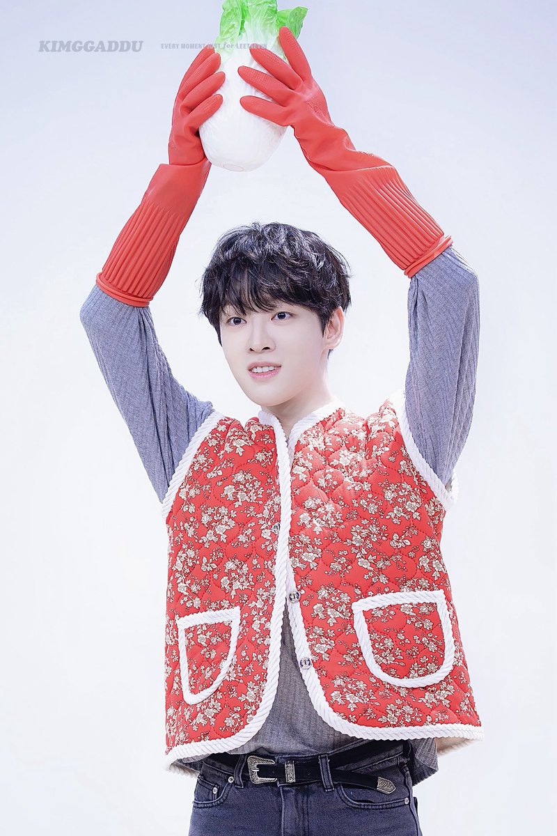 260228 시즌그리팅 팬사인회

우리것이 좋은것이여 🥬

#이태빈 #LEETAEVIN