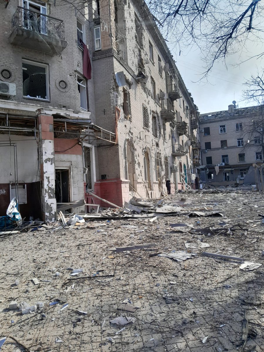 filashkin's tweet photo. At least 5 killed and 13 injured in morning Russian attacks in Donetsk Oblast. 

Kramatorsk: 3 dead, 2 wounded. Druzhkivka: 2 dead, 11 injured, 7 apartment buildings damaged. Emergency services are working. 

Russia keeps targeting civilians and must be held accountable. https://t.co/lJmMd6er6n
