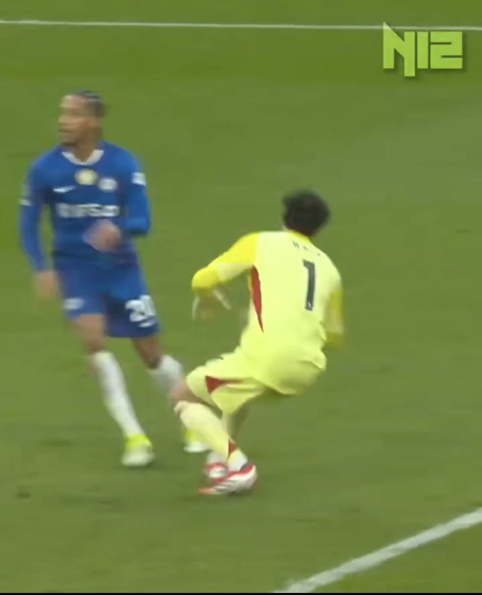 Traumatized Gooner tweet media