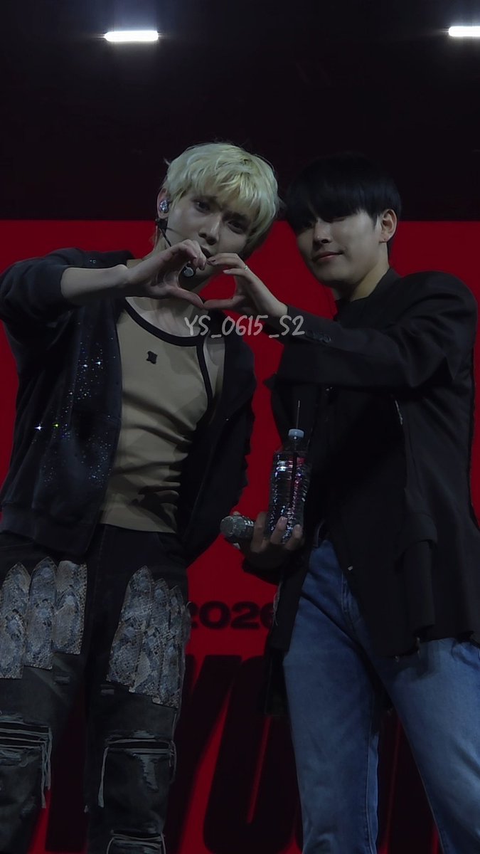 260302 에이티즈 멜버른 첫콘
똑똑즈 하트🫶
#ATEEZ #홍중 #여상
#InYourFantasy_Melbourne
