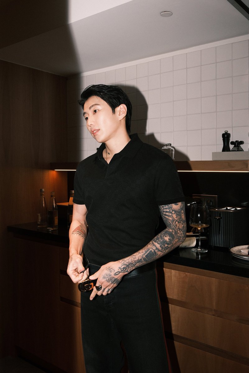 Team_JayPark's tweet photo. Jay Park before the #GucciPrimavera fashion show in Milan 📸

@JAYBUMAOM #박재범 #JayPark
@gucci #Gucci https://t.co/2caGj9kLsx