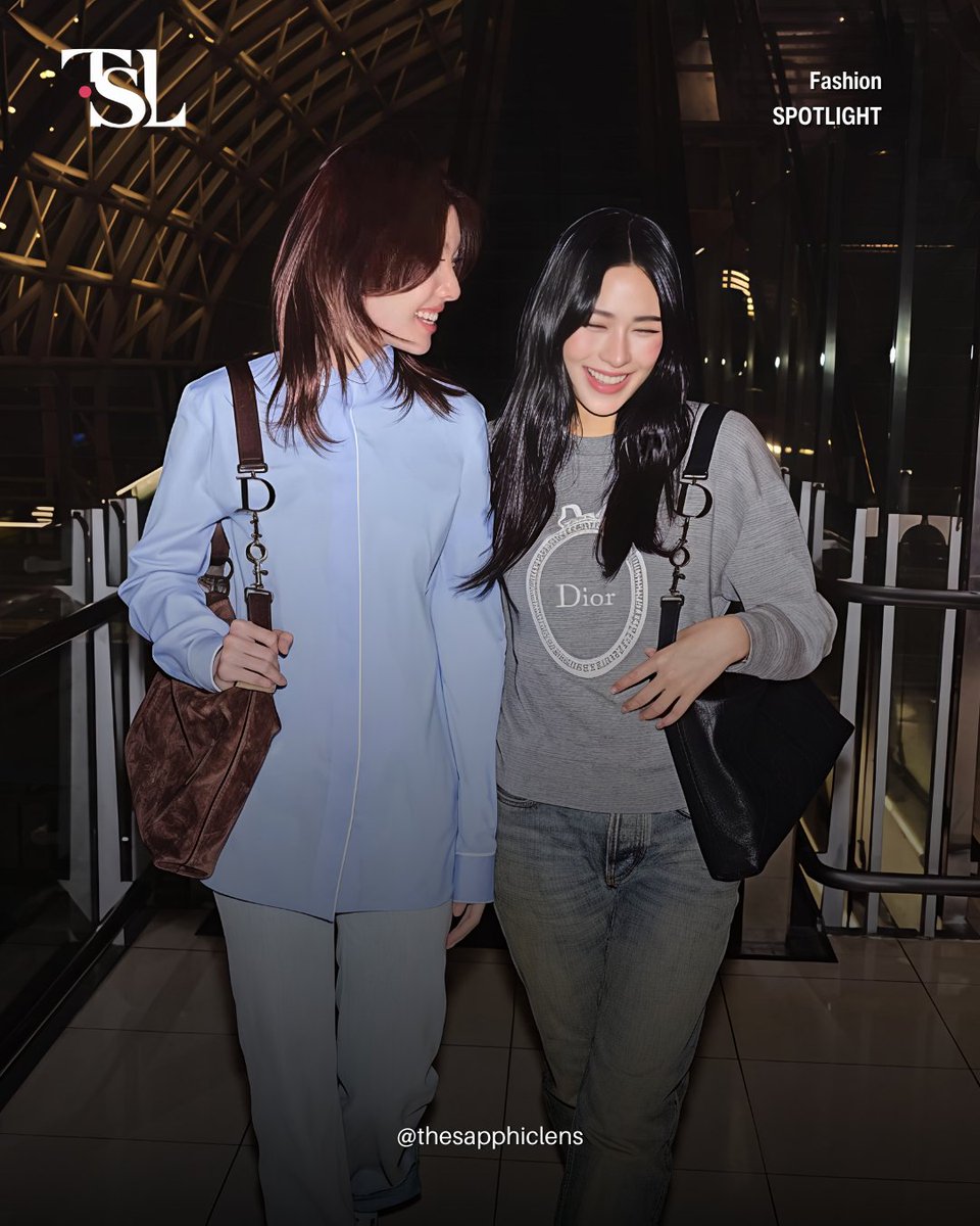 TheSapphicLens's tweet photo. Dior Thailand ambassadors LingLing Kwongand Orm Kornnaphat were spotted departing for Paris to attend the upcoming Dior Women’s Autumn/Winter 2026–2027 show.
#LingOrm
#LingOrmDiorAW26APTLook
#LingxDiorFW26
#OrmxDiorFW26
#DiorFW26 https://t.co/PL3zv7IUmE