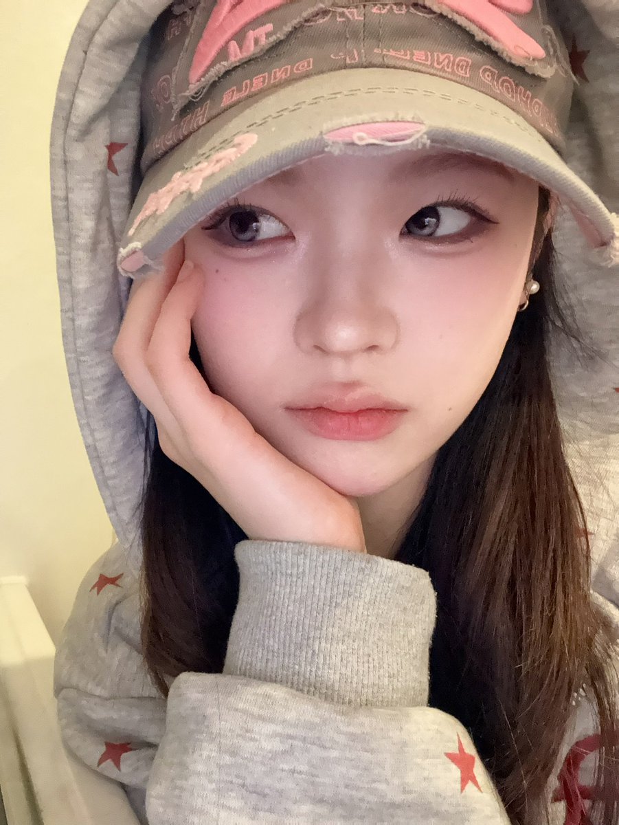 2face_official_'s tweet image. ［📸💛］

19時からの配信トップバッターはNIKOです‼︎ みんな〜沢山お話ししようね🫶🏻🫧

#2FACE
#NIKO