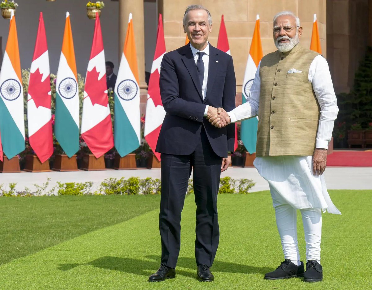 timesofindia's tweet image. #InPics | Prime Minister #NarendraModi meets Canadian PM #MarkCarney at #HyderabadHouse