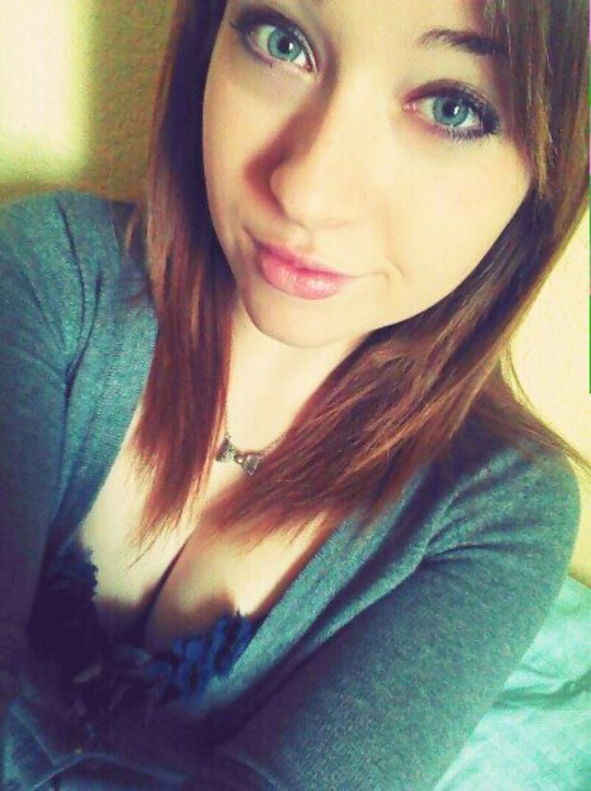 Viens me voir tinyurl.com/2s3jya67 en direct live pour que je me montre toute nue rien que pour toi