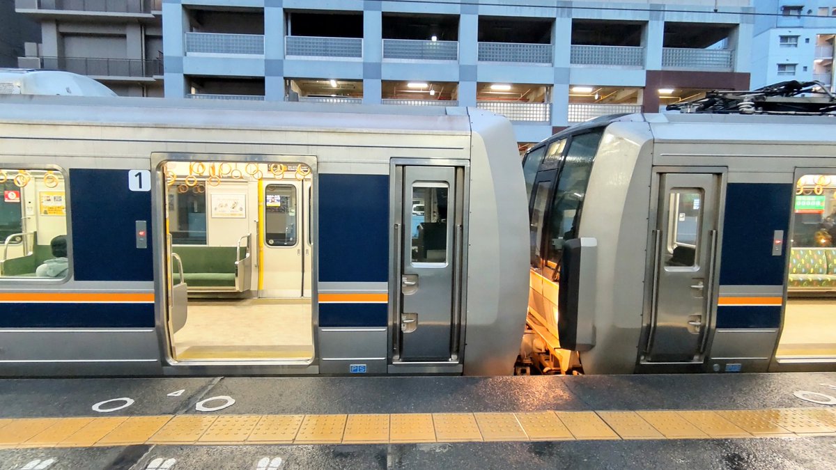 まりるばす tweet media