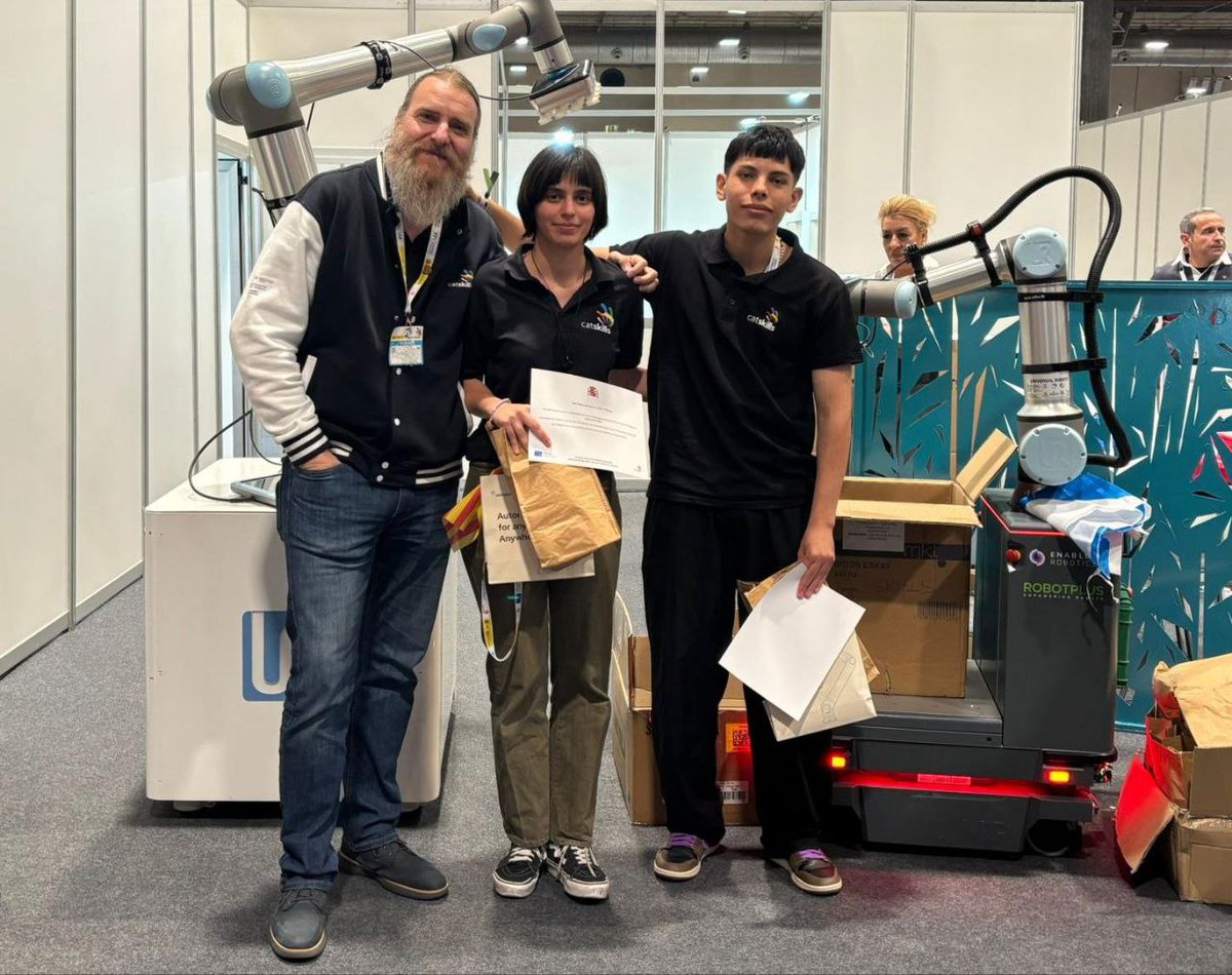 iTecBcn's tweet image. Lua i David obtenen la 3a posició en la Disciplina de demostració de Robòtica col·laborativa al @Spainskills_fp #SpainSkills2026 Han premiat les seves habilitats i han demostrat el gran talent que hi ha la #FP @educaciongob @todofp @consorciedubcn @educaciocat @Campionat_Catsk