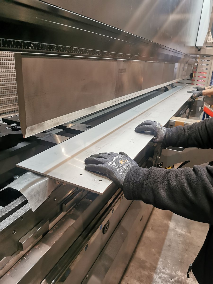 Midtherm Laser Ltd tweet media