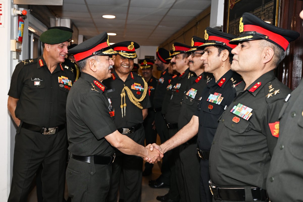 #GeneralUpendraDwivedi, #COAS visited Headquarters Maharashtra, Gujarat ...