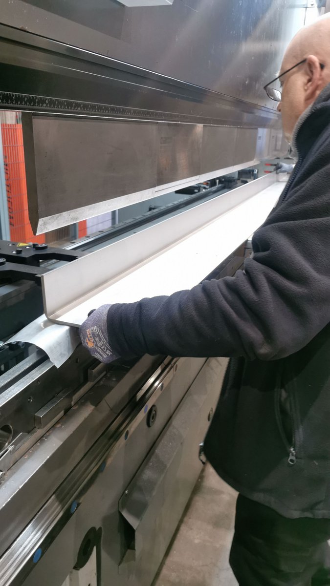 Midtherm Laser Ltd tweet media