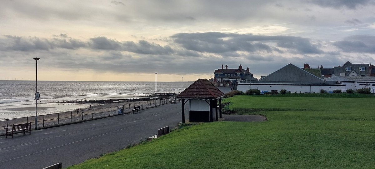 DR SIMON LEE tweet media