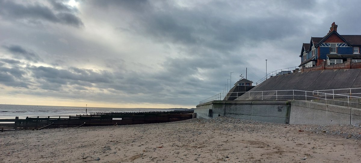 DR SIMON LEE tweet media