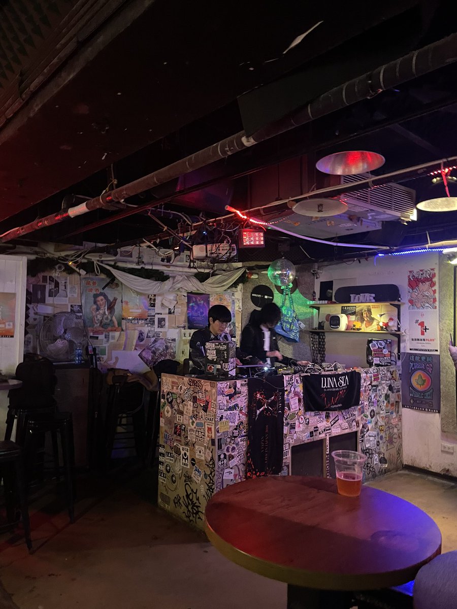 SugiSLAVE's tweet photo. @331shinya @LUNASEAOFFICIAL 

2月28日、台北で小さな真矢の記念イベント。
泣いて、歌って、笑って――
真矢への愛を胸に、これからもLUNA SEAと生きていきます。 https://t.co/ETpqqEOa3W