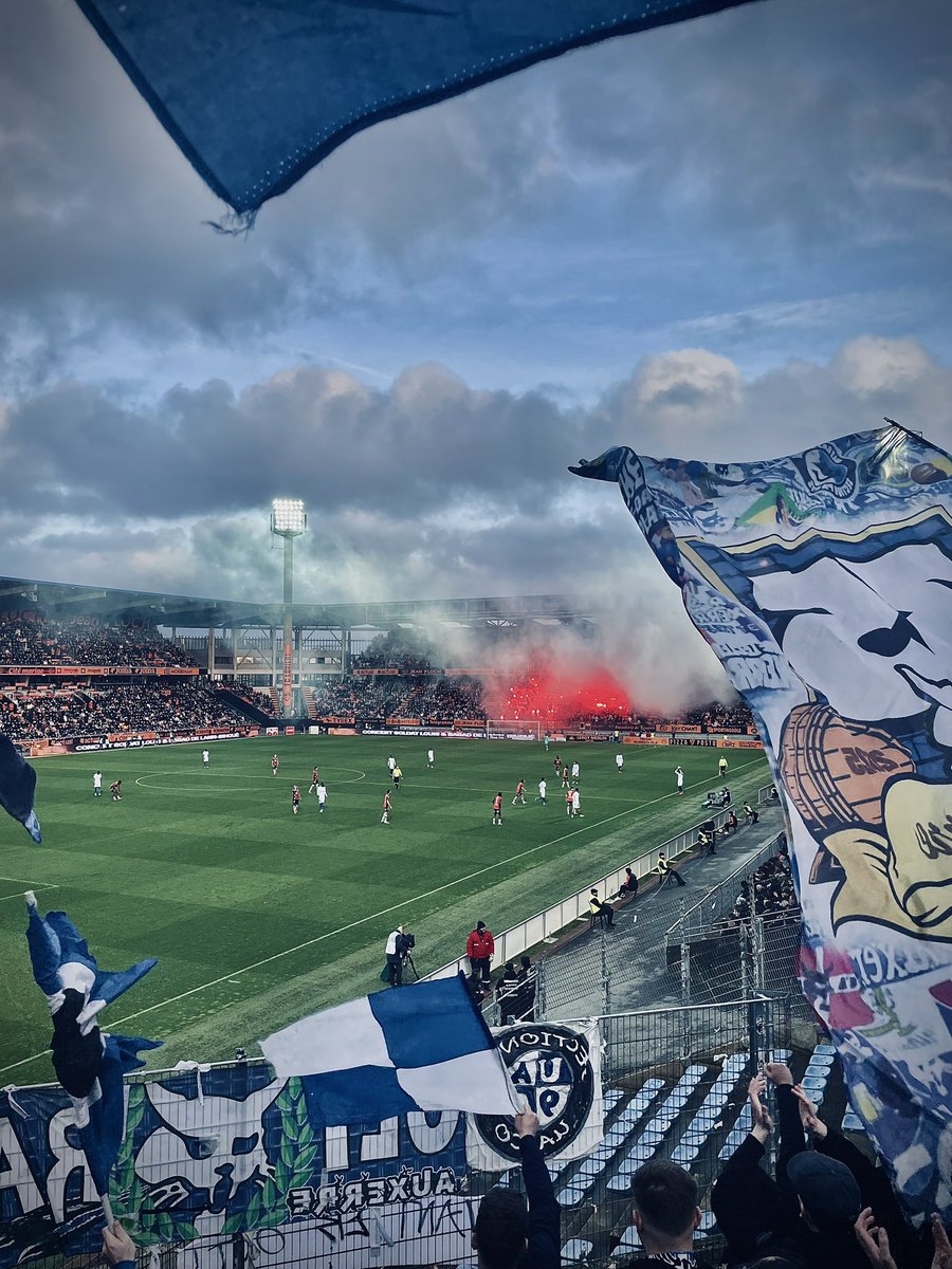 HERJAYY_'s tweet photo. 📸: FC Lorient - AJ Auxerre :
#FCLAJA #TeamAJA https://t.co/Sz5Rl5YPdD