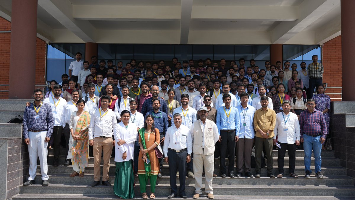 BapuBhawan's tweet photo. NIN, Pune, welcomed 130 dynamic young scientists from the Defence Institute of Advanced Technology (DIAT), which is the premier engineering training institute under the Ministry of Defence, Government of India, at its Nisarg Gram campus! From invigorating Yoga sessions to https://t.co/0IeO8ippuc