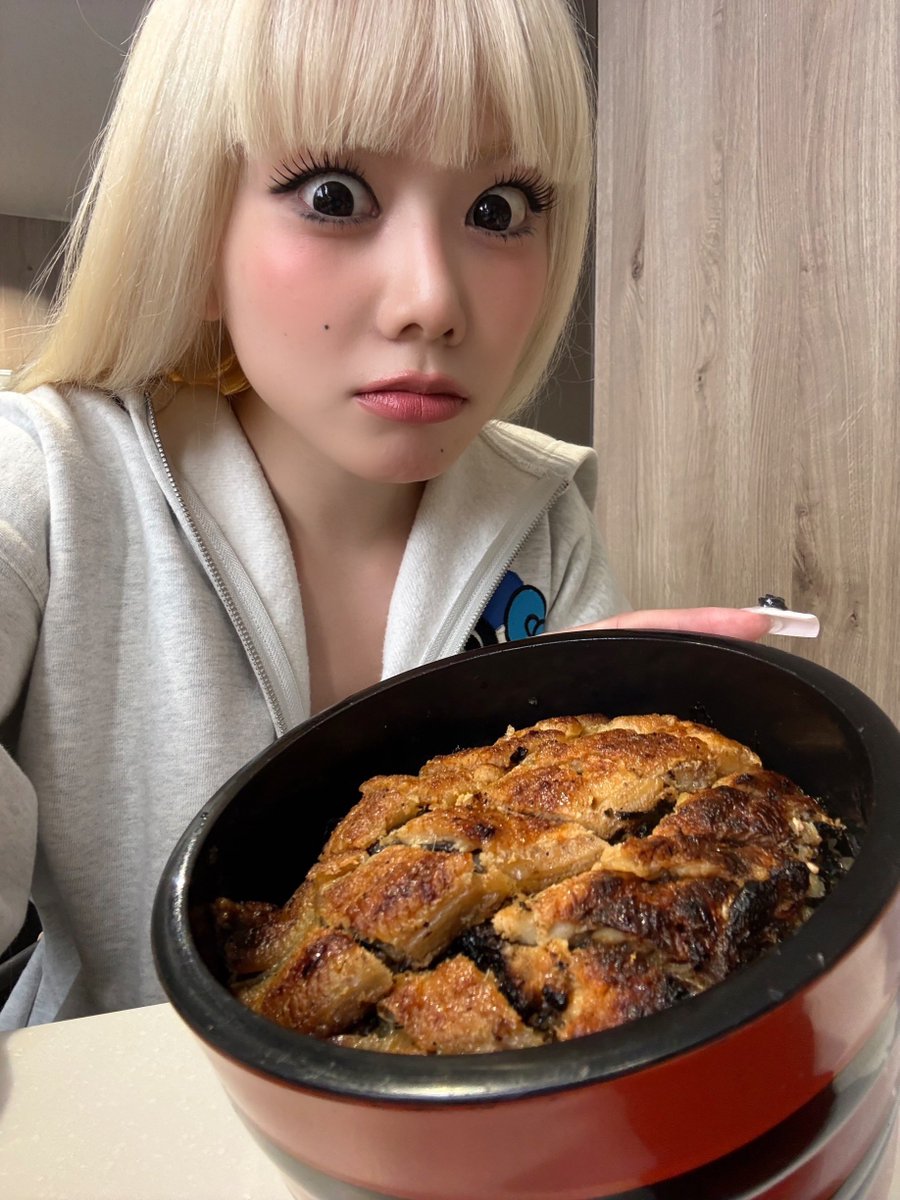 alphazbarbie's tweet photo. i love her 😭 https://t.co/WUp4S3rMzh